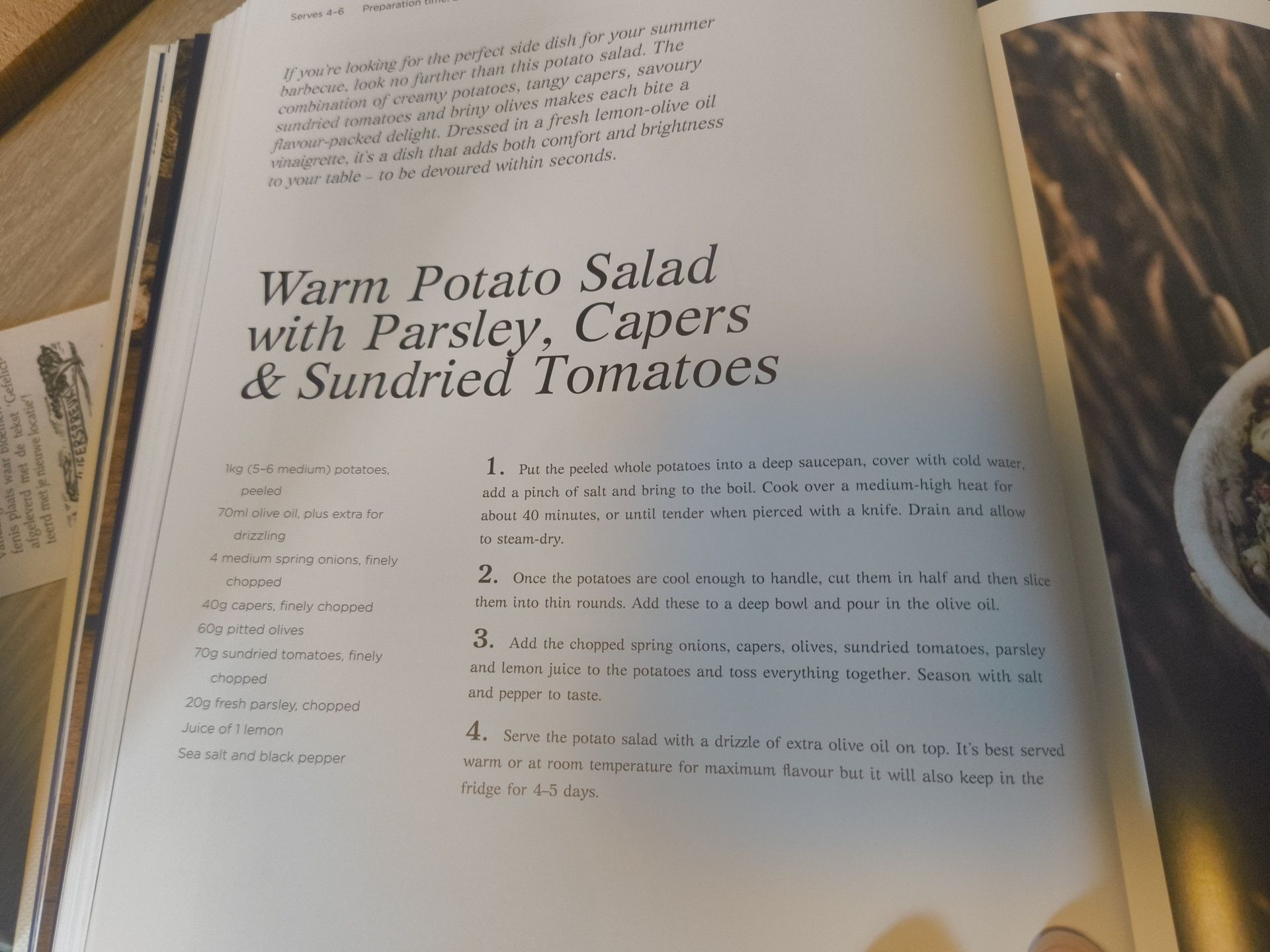 Warme Aardappelsalade met Peterselie, Kappertjes en Zongedroogde Tomaten